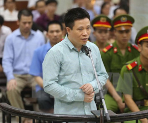 Ông Hà Văn Thắm than bị tòa sơ thẩm 'răn đe nặng nề'