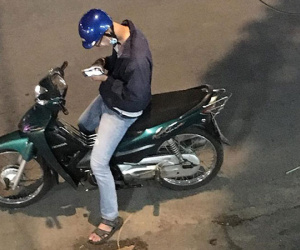 Chàng trai câm điếc bị bạn gái quen qua mạng bùng kèo, cho địa chỉ nhà 'ảo' khiến dân mạng thương cảm