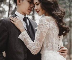 Đàn ông hãy nhớ: Dù người phụ nữ của bạn bao nhiêu tuổi, cô ấy vẫn luôn khao khát được yêu thương