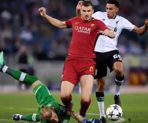 Roma bị từ chối hai quả phạt đền trước Liverpool