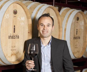 Iniesta rời Barca, sang Trung Quốc bán rượu vang