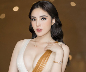 Kỳ Duyên đeo đồng hồ giá 1,2 tỷ đi sự kiện