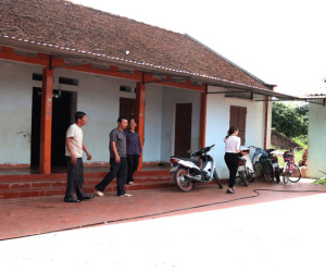 Tạm giữ người phụ nữ mua thuốc chuột đầu độc cả gia đình chồng hờ ở Bắc Giang
