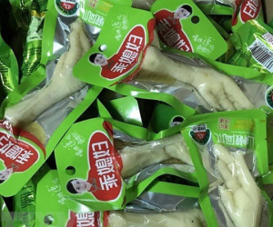 Sốt đồ nội địa Trung Quốc: Hàng Tàu ăn vô tư, quá liều mạng