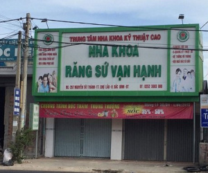 Chém nhau kinh hoàng ở phòng khám nha khoa
