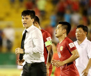 Công Vinh hẳn sẽ buồn: Không anh, CLB TPHCM chơi 'bốc' hẳn!