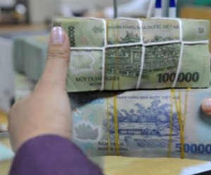 Lãi suất tiền gửi tăng giảm trái chiều