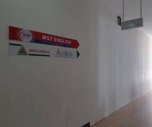 MST English tháo dỡ biển hiệu sau vụ cô giáo chửi học viên 'óc lợn'