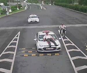 Taxi đâm nhân viên an ninh hàng không hoạt động chui ở Hà Nội