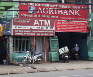 Vay tiền ngân hàng bị ép phải mua bảo hiểm?