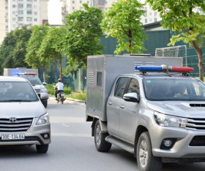 Video: Đoàn xe đặc chủng chở các bị cáo vụ phúc thẩm Đinh La Thăng đến tòa