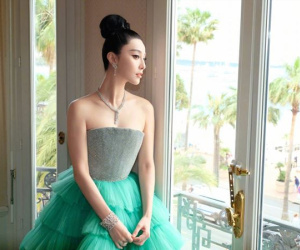 Cận cảnh phòng khách sạn sang chảnh đầy ắp hình ảnh chính mình của Phạm Băng Băng tại Cannes
