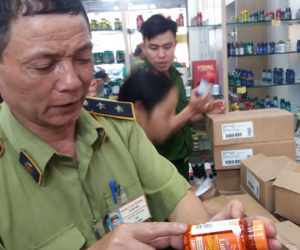 Hà Nội: Đột nhập kho hàng mỹ phẩm không chứng từ, phát hiện 5000 sản phẩm thực phẩm chức năng hết hạn