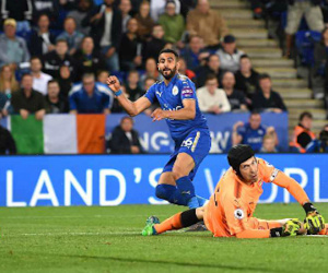 Arsenal thua đậm Leicester trước trận cuối cùng của Wenger
