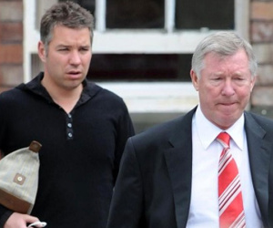 Câu nói đầu của Alex Ferguson sau hôn mê là về bóng đá