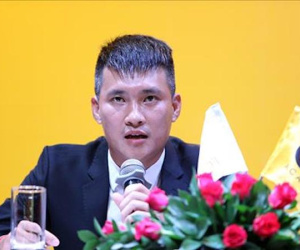 Công Vinh từ chức, CLB TP.HCM 'cạn tàu ráo máng'