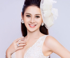 Lâm Khánh Chi bóng gió về scandal Trường Giang: 'Một vở tuồng mà 3 cô đào thay nhau diễn'