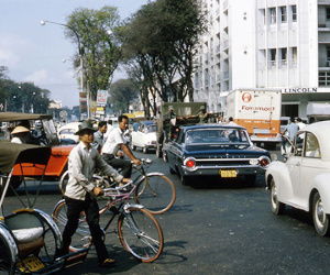 Ảnh hiếm của đạo diễn Mỹ về giao thông Sài Gòn năm 1965