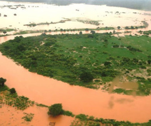 Biển nước sau vỡ đập giết chết 47 người ở Kenya