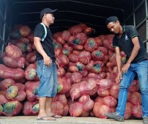 Giải cứu bí đỏ Đắk Lắk với giá 4.900 đồng/kg