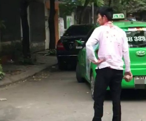 Vụ tài xế taxi bị chủ xe Mercedes đỗ sai đánh: Chấp nhận hòa giải