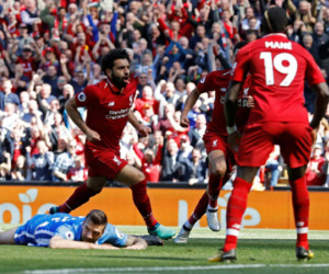 Salah tỏa sáng, Liverpool đại thắng vào top 4