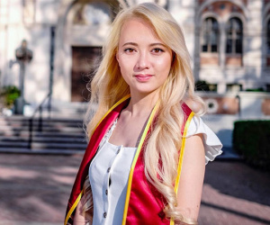 'Bé' Xuân Nghi - cô bé đen nhẻm thành nhan sắc 'Tây' ở tuổi 24