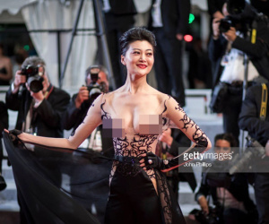 Sao Hoa Ngữ khoe ngực trần tại Cannes 'muối mặt' khi bị cư dân mạng bóc mẽ