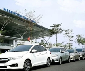 Taxi đi Nội Bài 180.000 đồng: Tung chiêu hạ giá tranh khách