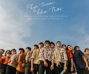 HS trường Trưng Vương Sài Gòn chụp ảnh kỷ yếu theo phong cách 'Phía trước là bầu trời'