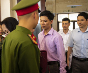 Nóng: Rời phòng xử án, BS Hoàng Công Lương khẳng định không đồng ý với toàn bộ cáo trạng
