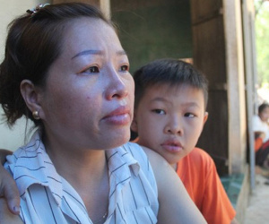 Quê nghèo đẫm nước mắt đón thi thể 'hiệp sĩ' Nguyễn Văn Thôi