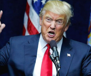 Trump giận dữ săn lùng ‘kẻ phản bội’ trong Nhà Trắng