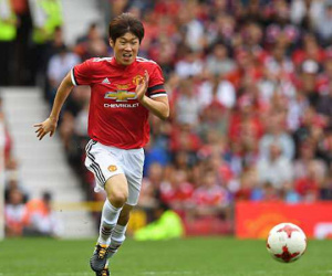Park Ji Sung thi đấu không biết mệt nhờ loại nước 'kinh dị'