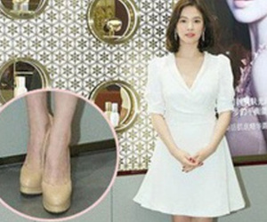 Chỉ trung thành với giày màu nude, nhưng hoá ra đây là cách mà Song Hye Kyo diện đẹp mọi bộ đồ