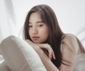 Gặp gỡ cô bạn Á khôi của Học viện Ngoại giao với nhan sắc trong trẻo tựa 'nàng thơ'