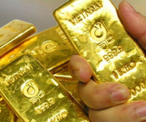 Giá vàng hôm nay 17/5: USD lên đỉnh, vàng lao dốc