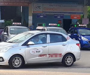 Hơn 1.000 taxi ồ ạt theo nhau ra Phú Quốc