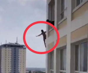 Nam thanh niên cởi hết quần áo, 'làm xiếc' trên lầu 10 bệnh viện Đồng Nai