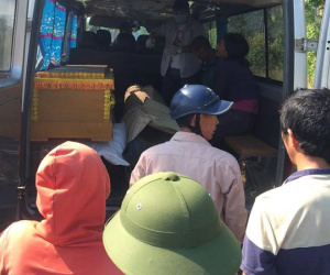 Người mẹ khóc ngất khi tìm thấy thi thể nam sinh 16 tuổi đuối nước