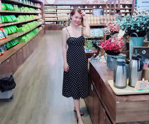 Con mới 2 tháng tuổi đã nhận thiệp mời từ chồng cũ: Mẹ trẻ lăn tăn có nên bế con đến dự đám cưới bố?