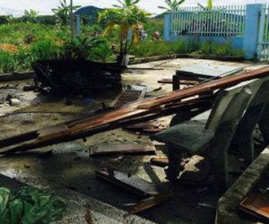 Ngồi chơi điện thoại dưới hiên nhà, 2 thanh niên bị sét đánh thương vong