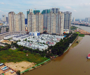 Tiền vẫn đang đổ nhiều vào bất động sản