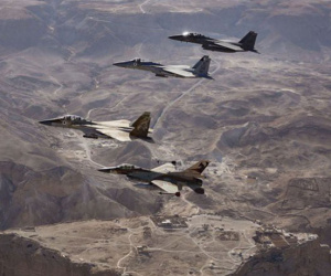 Đợt tấn công lớn sắp ập xuống - Chiến đấu cơ Israel quần sát biên giới Syria?