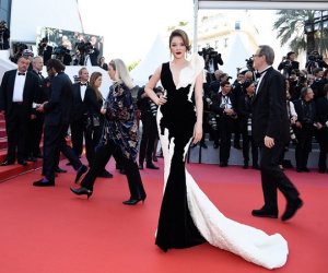 Lý Nhã Kỳ diện váy đen trắng quyến rũ trong ngày bế mạc LHP Cannes 2018