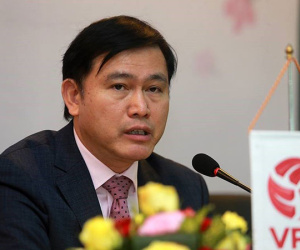 Bóng đá Việt vỡ lở đường dây liên minh: Ai bao che ai?