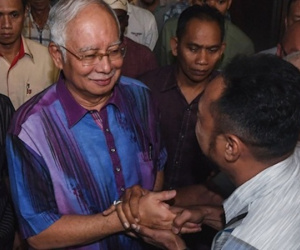 Cựu thủ tướng Malaysia nhờ cảnh sát bảo vệ vì lo ngại an toàn