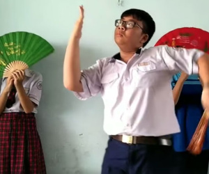 Nam sinh Sài Gòn bị Bích Phương 'nhập', đóng MV parody 'Bùa yêu' múa cực dẻo