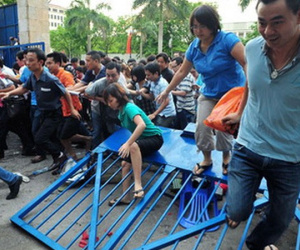 Phụ huynh sẵn sàng chi trăm triệu đồng 'chạy' trường cho con