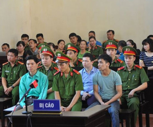 Xử vụ chạy thận ở Hòa Bình: Gia đình bị hại xin cho các bị cáo